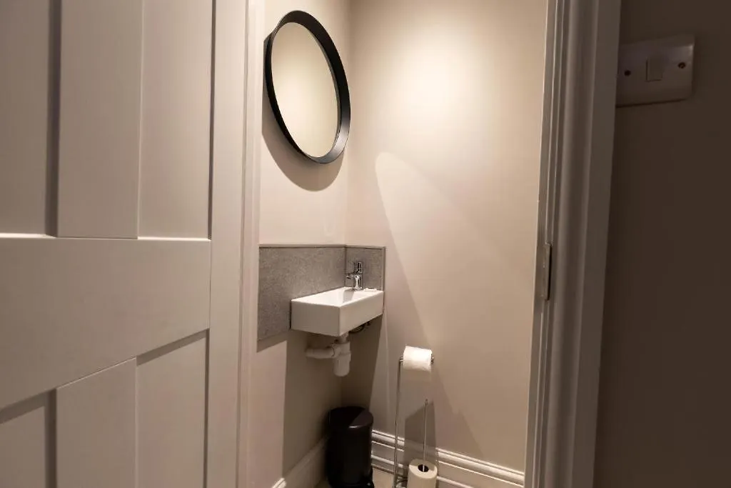 Stylish Stadium Stay, City Centre With Parking Cardiff Apartment