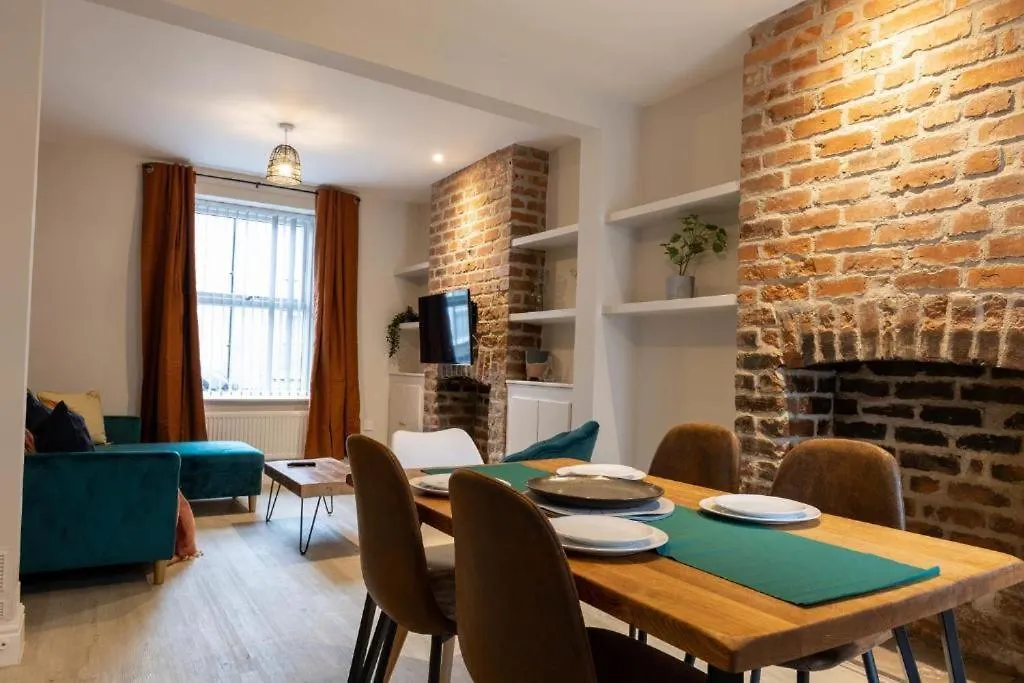 Stylish Stadium Stay, City Centre With Parking Cardiff Apartment