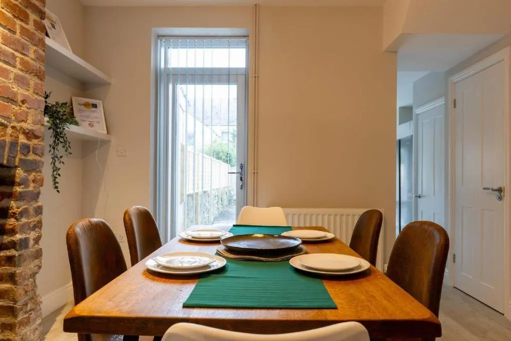 Stylish Stadium Stay, City Centre With Parking Cardiff 0*,